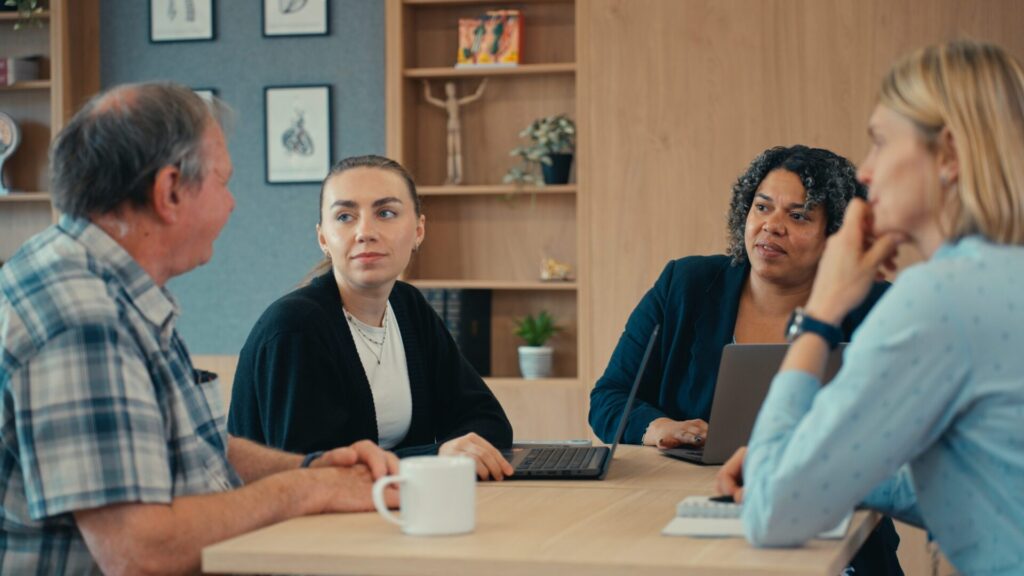 kompass-main-sequence-00_00_35_22-still004